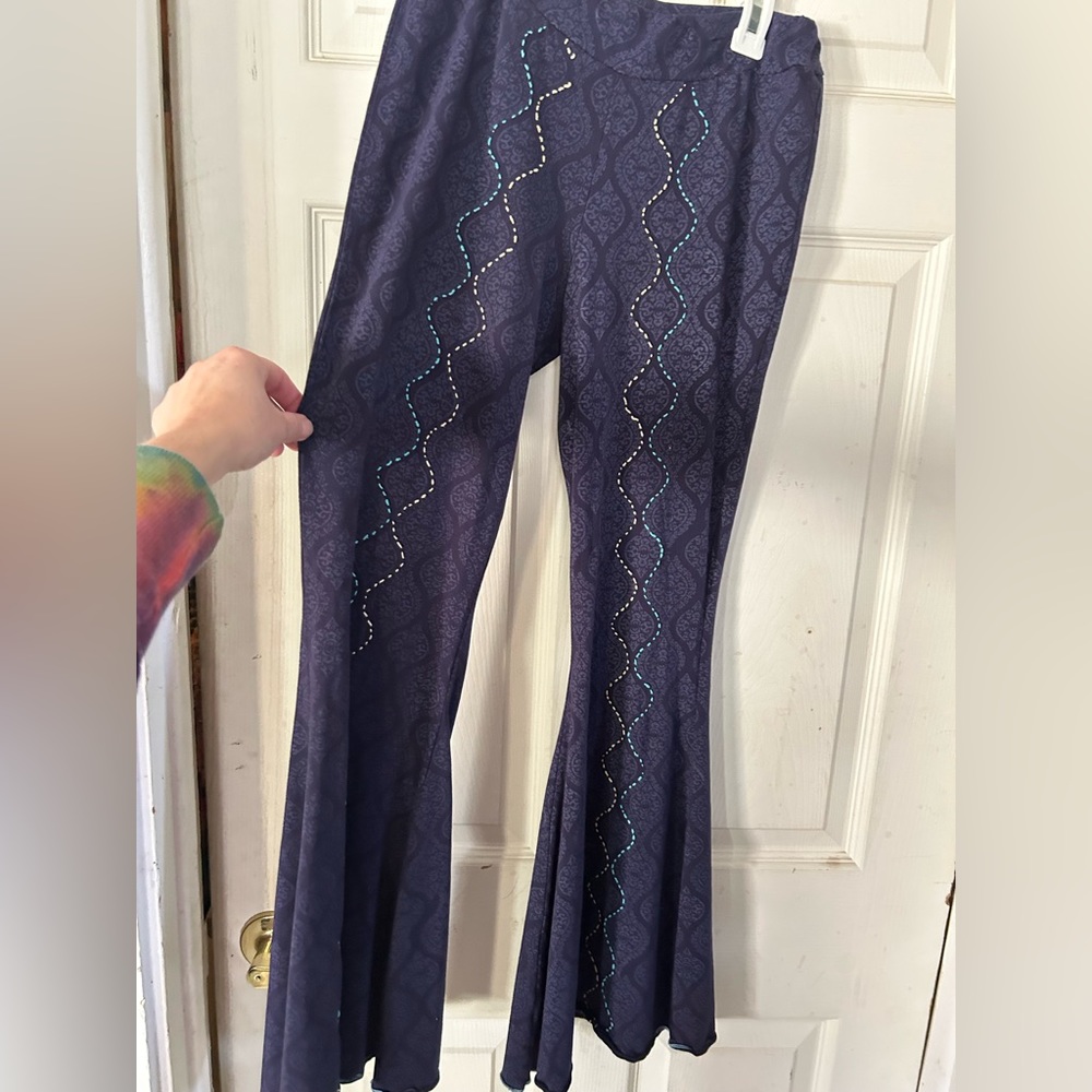 Jayli bell bottoms size medium